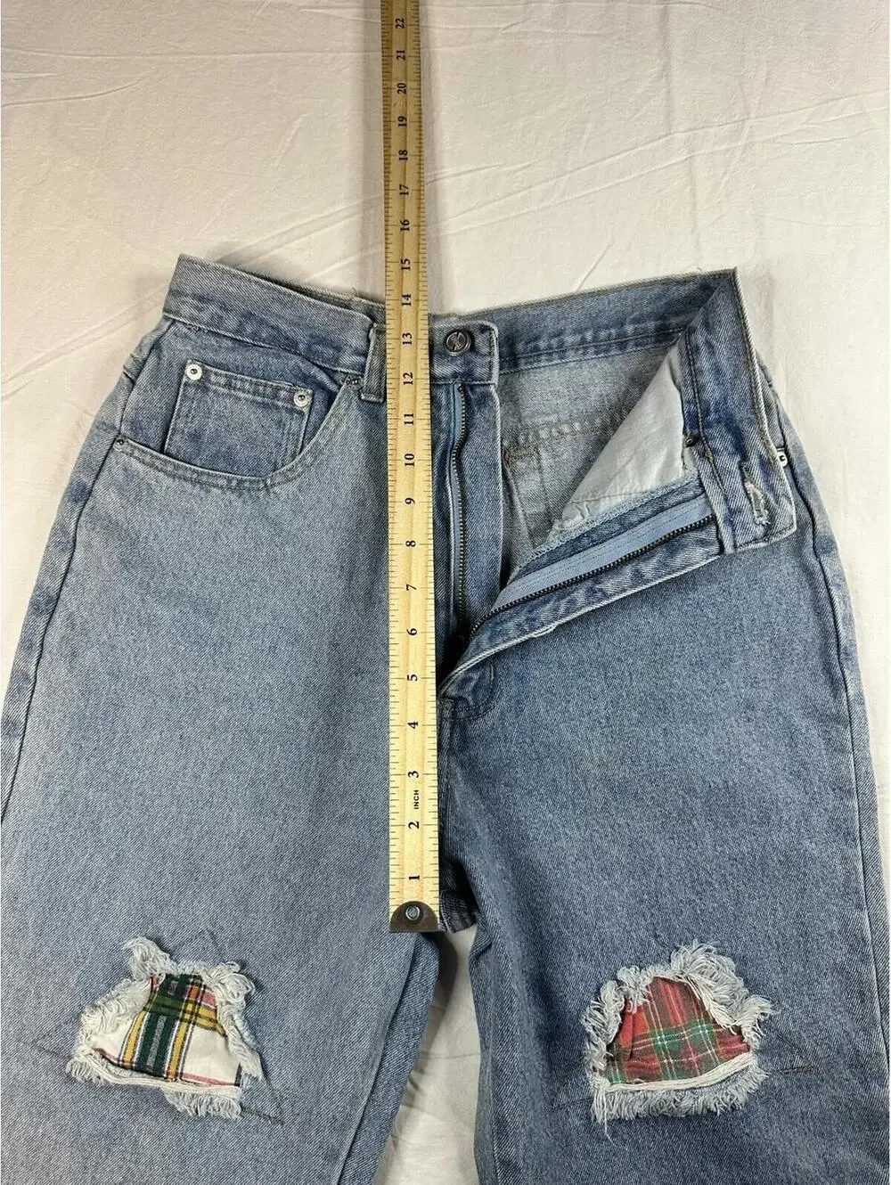 VNT 90s One World Plaid Patchwork Distressed Jeans Size 11 High Rise Straight - Picture 11 of 16